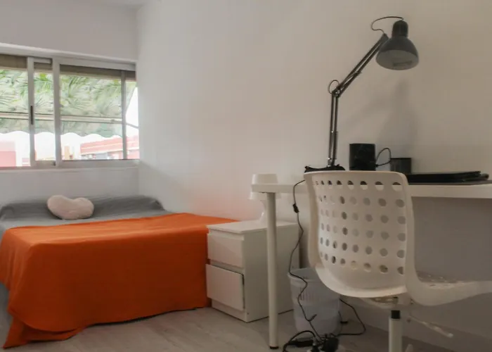 Flat Close To Perfect For Families And Groups - Actor Mauri 18 Lägenhet